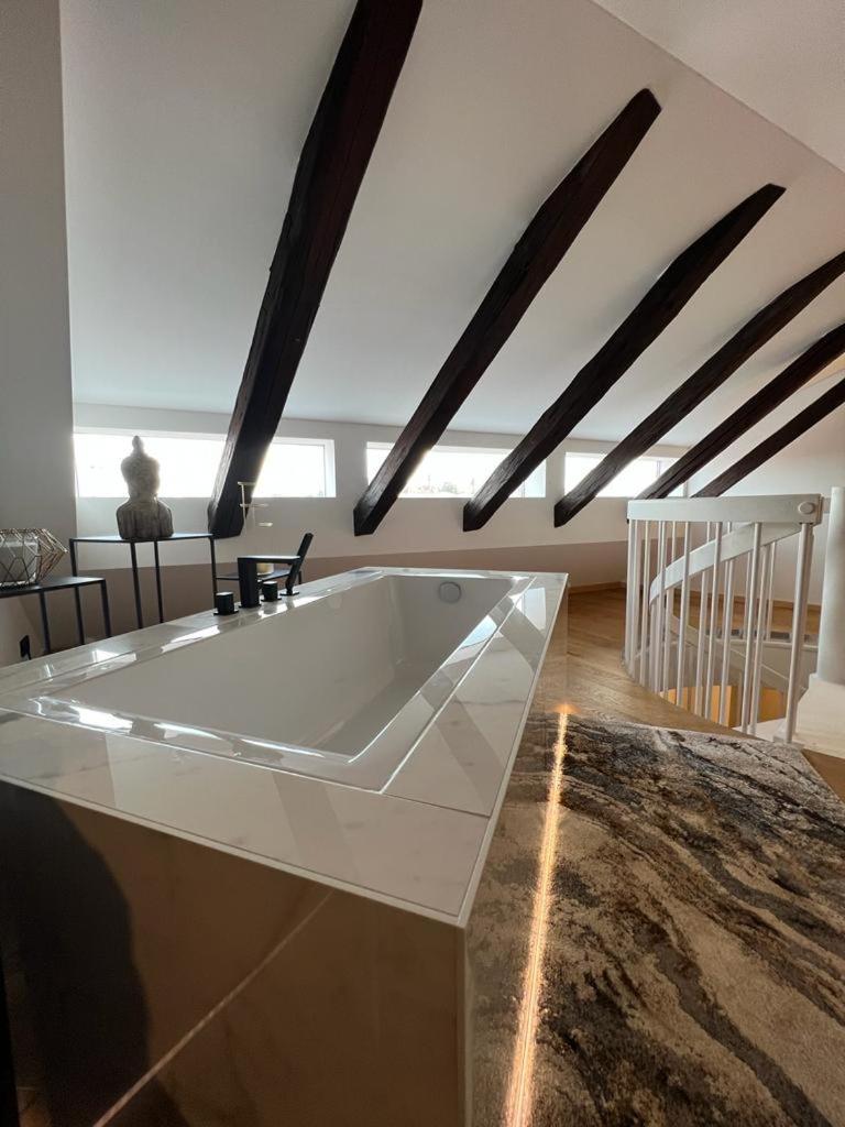 Unique Oldtown Apartment / Loft ニュルンベルク エクステリア 写真